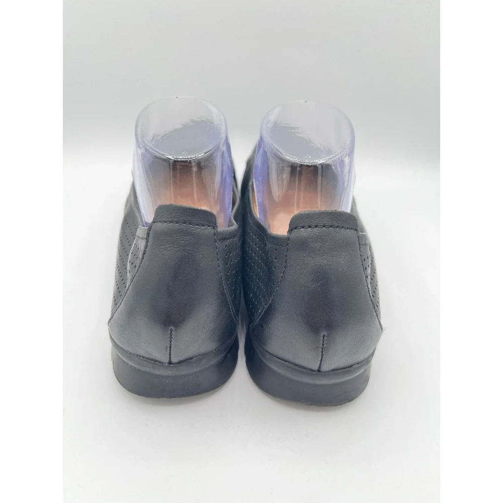 Clarks Collection Black Leather Perforated Ballet Flats WomenSize 11 M